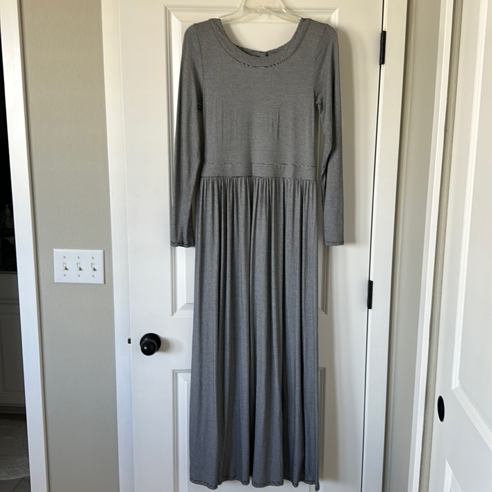 Anthropologie long sleeve maxi dress. Size M. Navy & white pinstripe